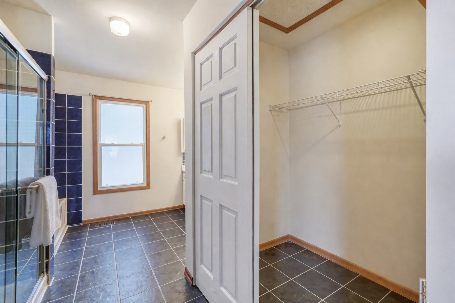 305 N Fiore Parkway, Vernon Hills, IL 60061