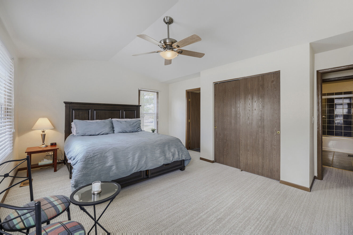 305 N Fiore Parkway, Vernon Hills, IL 60061