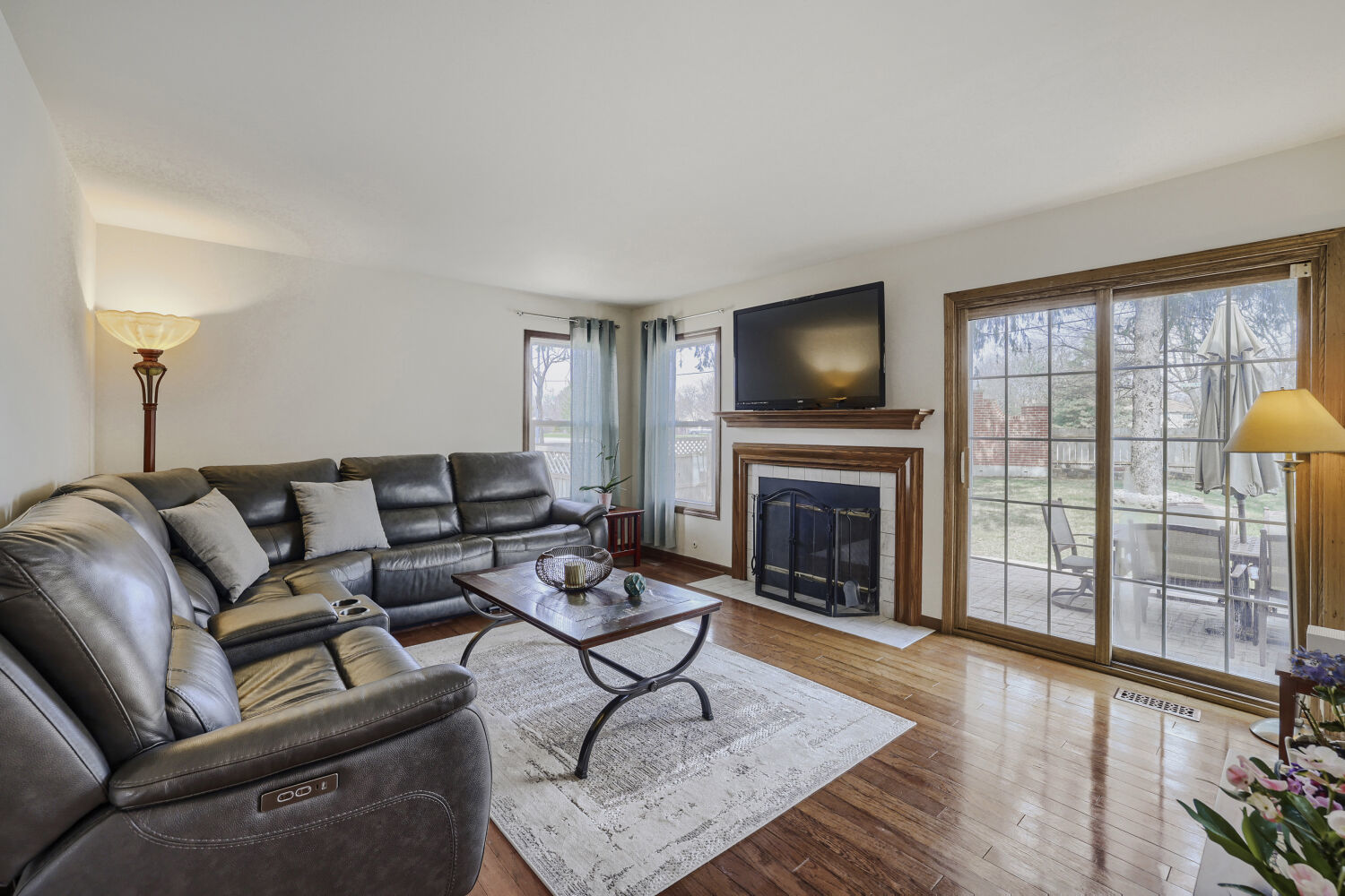 305 N Fiore Parkway, Vernon Hills, IL 60061