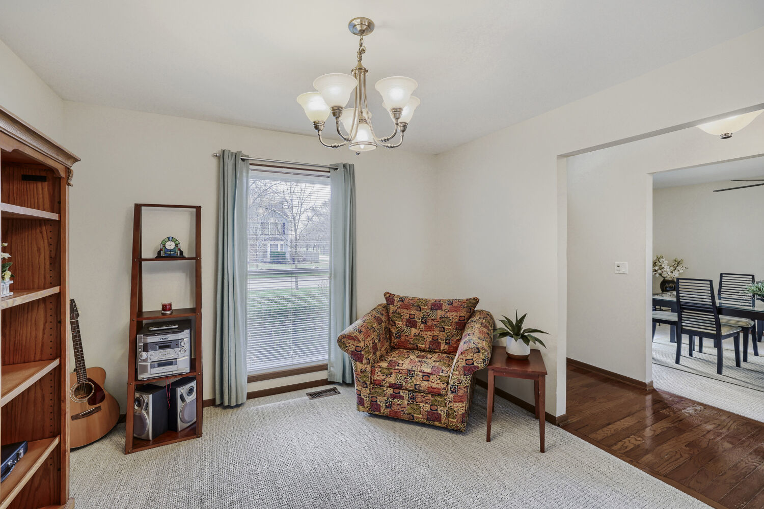 305 N Fiore Parkway, Vernon Hills, IL 60061