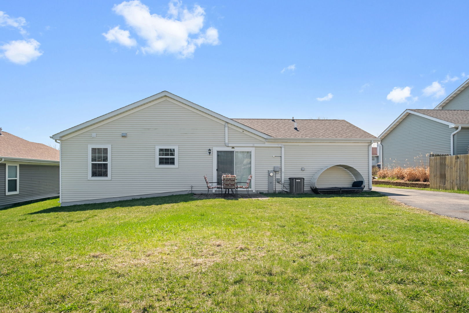 1706 Kennedy Drive, North Chicago, IL 60064