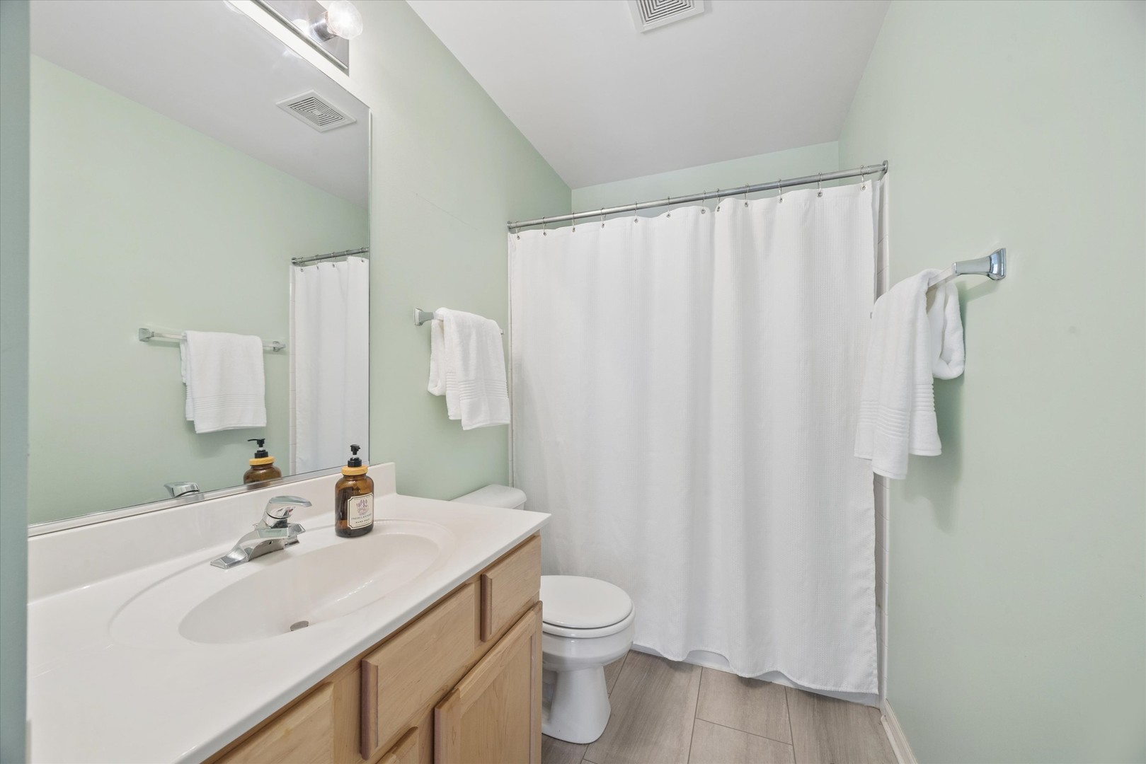 10468 LANSDALE Street, Huntley, IL 60142