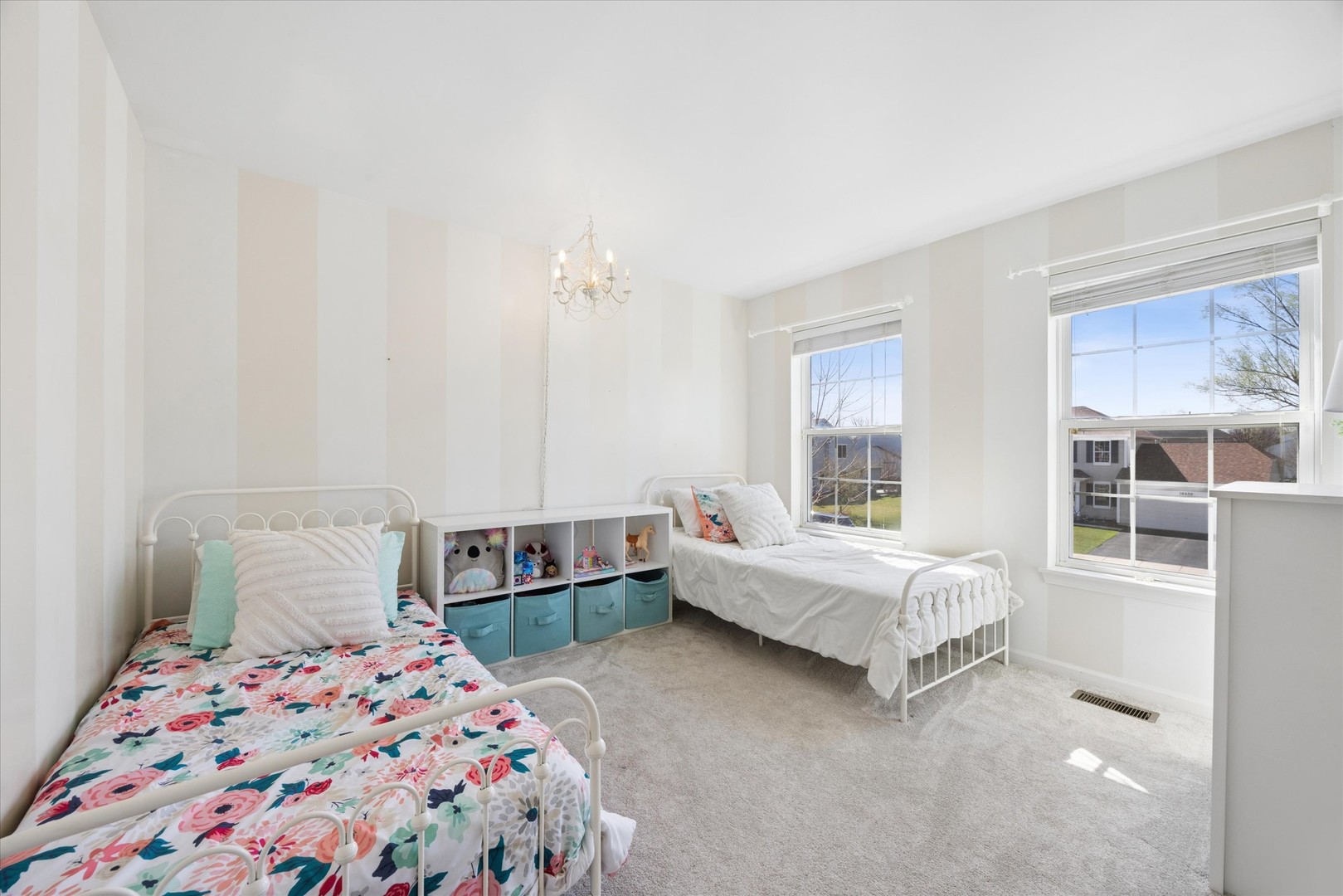 10468 LANSDALE Street, Huntley, IL 60142