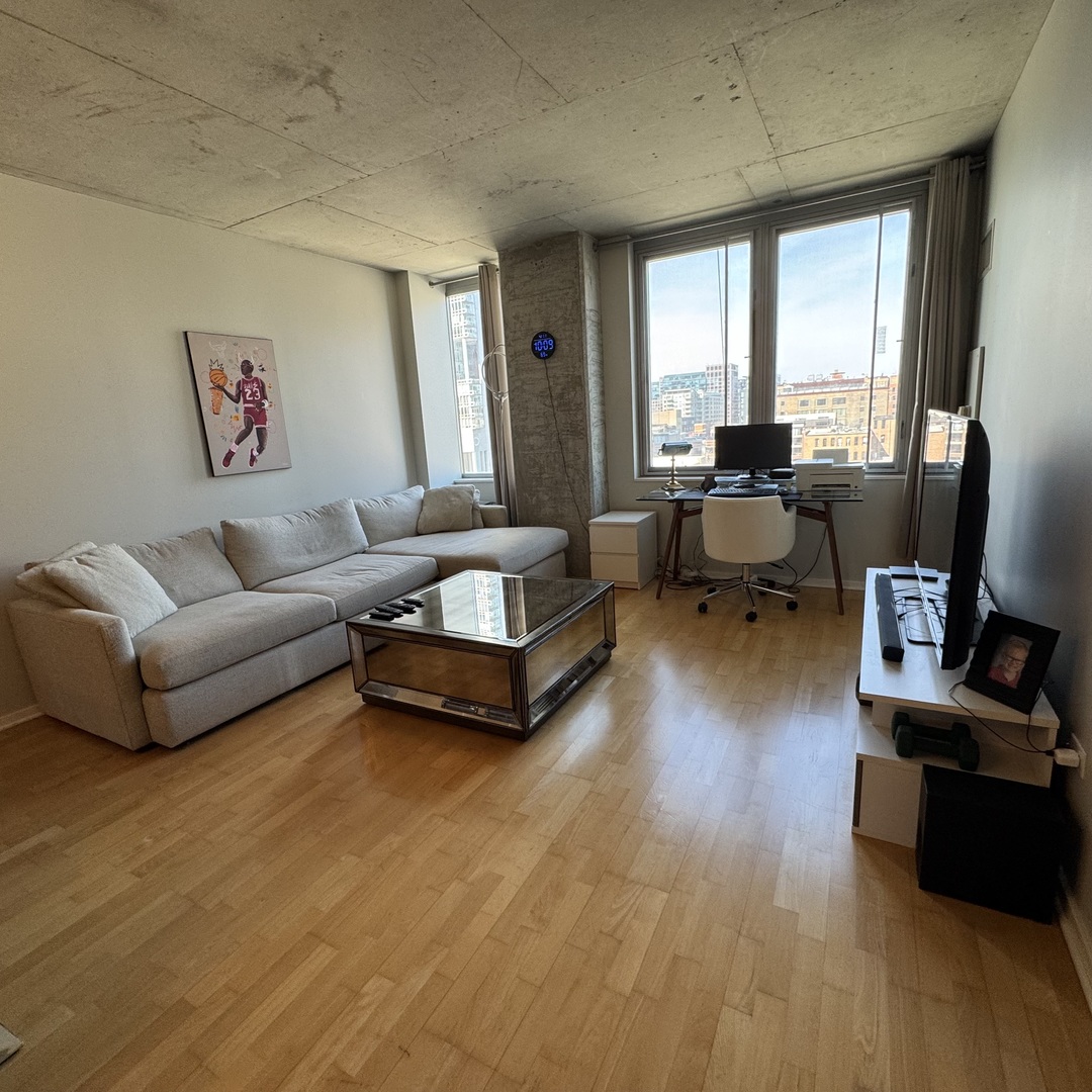 659 W RANDOLPH Street #612, Chicago, IL 60661