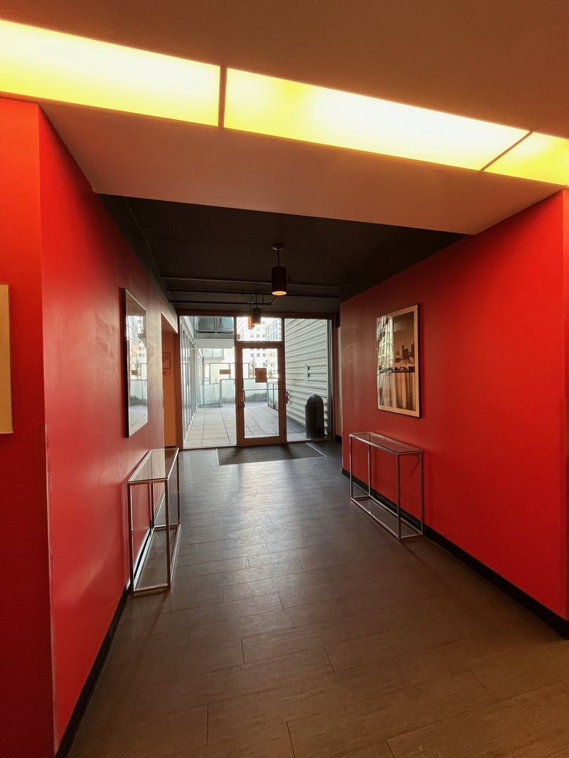 659 W RANDOLPH Street #612, Chicago, IL 60661