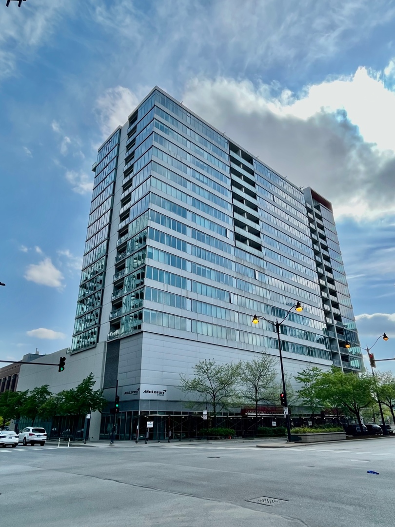 659 W RANDOLPH Street #612, Chicago, IL 60661