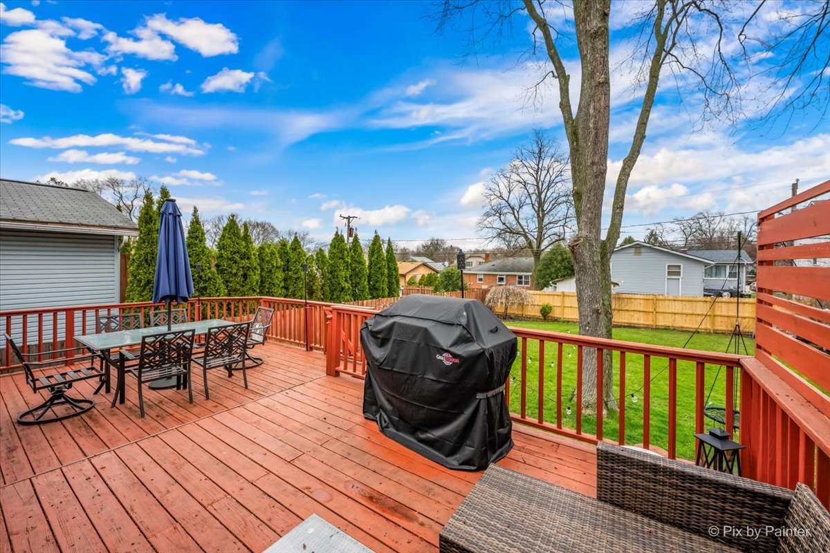 647 N Ridgemoor Avenue, Mundelein, IL 60060