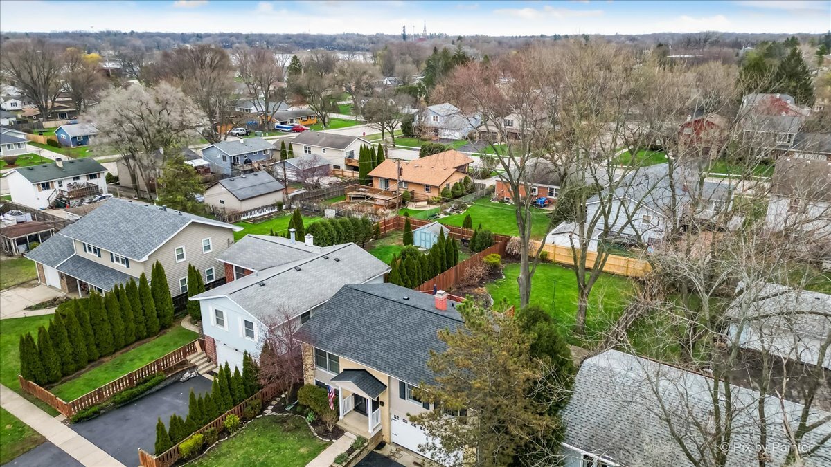 647 N Ridgemoor Avenue, Mundelein, IL 60060