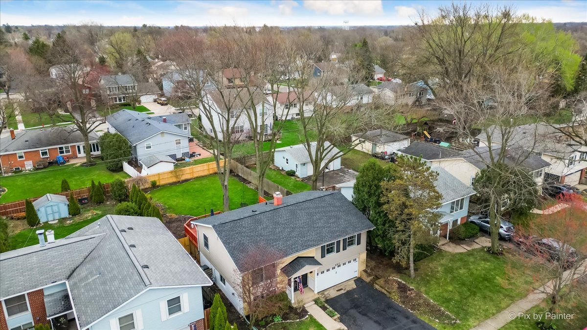 647 N Ridgemoor Avenue, Mundelein, IL 60060