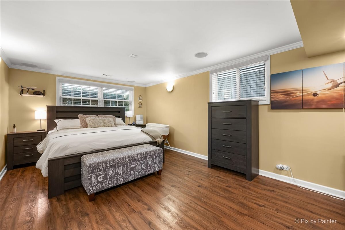 647 N Ridgemoor Avenue, Mundelein, IL 60060