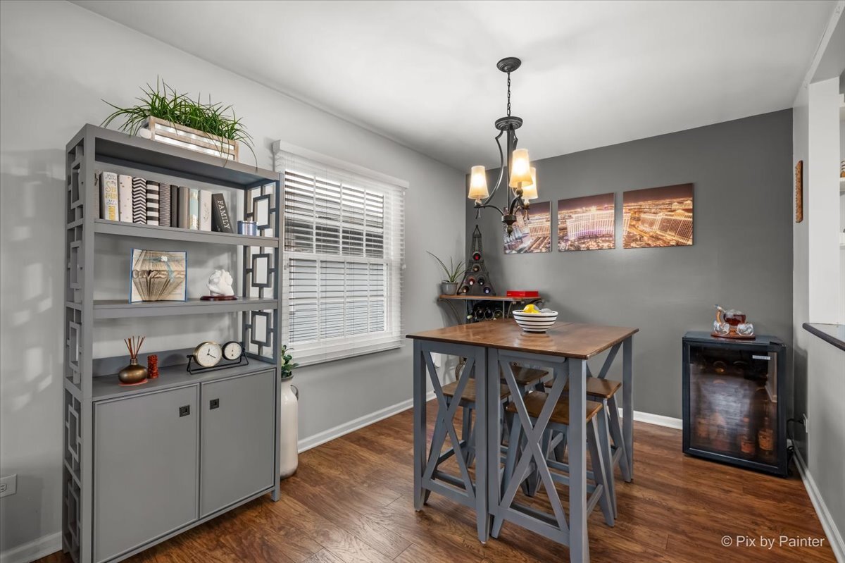 647 N Ridgemoor Avenue, Mundelein, IL 60060