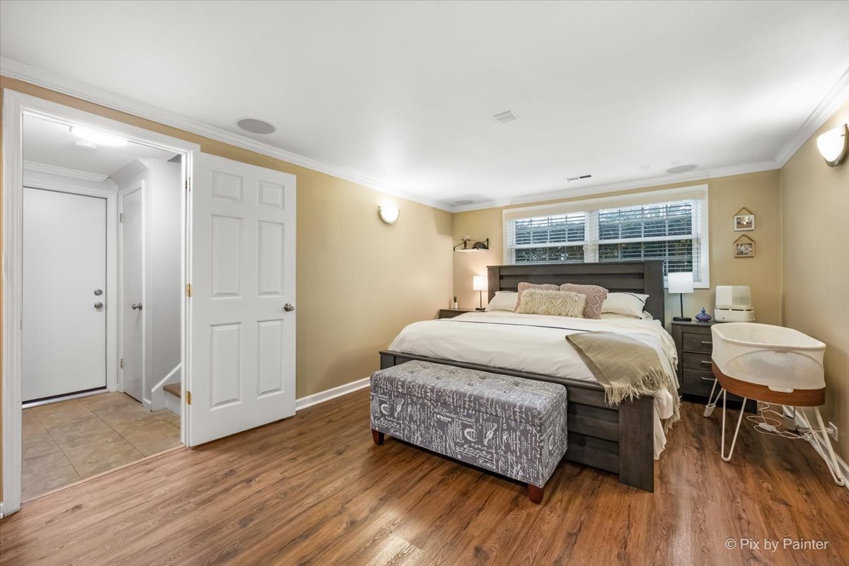 647 N Ridgemoor Avenue, Mundelein, IL 60060