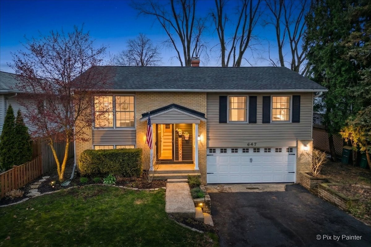 647 N Ridgemoor Avenue, Mundelein, IL 60060