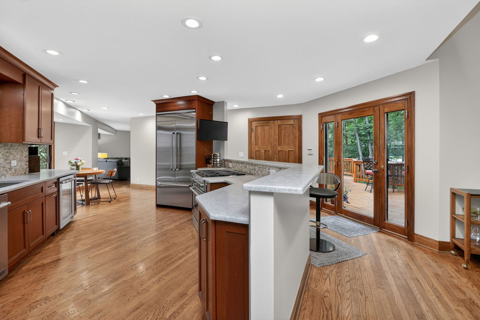 5337 Brookbank Road, Downers Grove, IL 60515