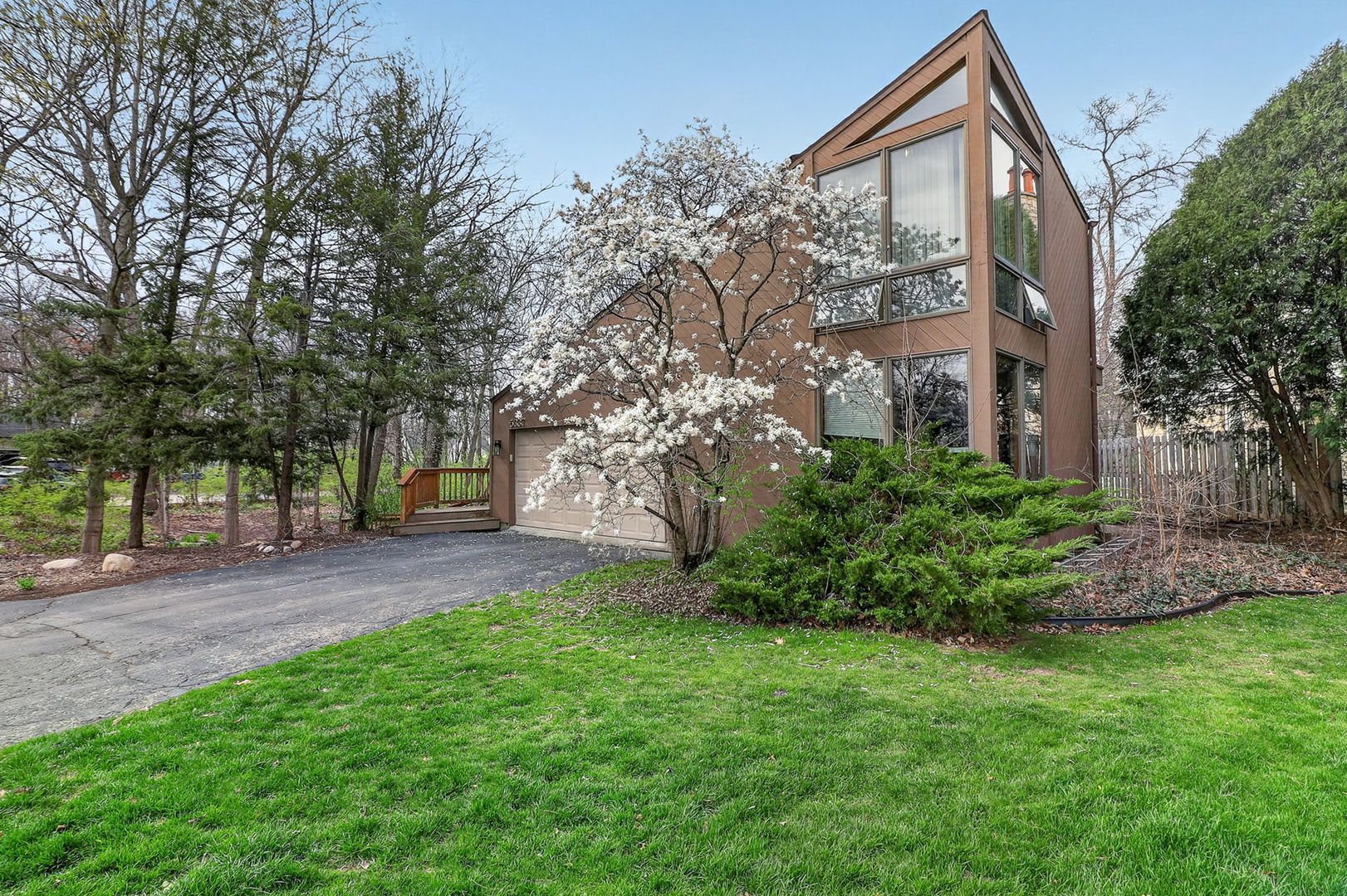5337 Brookbank Road, Downers Grove, IL 60515