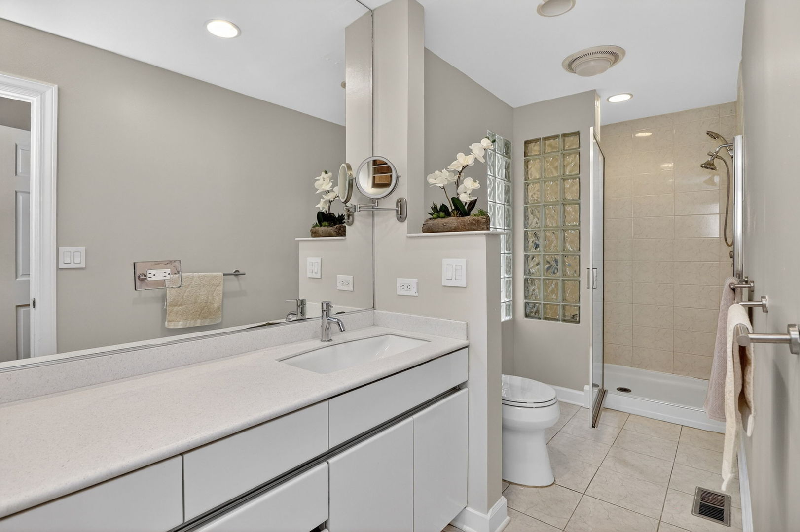 5337 Brookbank Road, Downers Grove, IL 60515