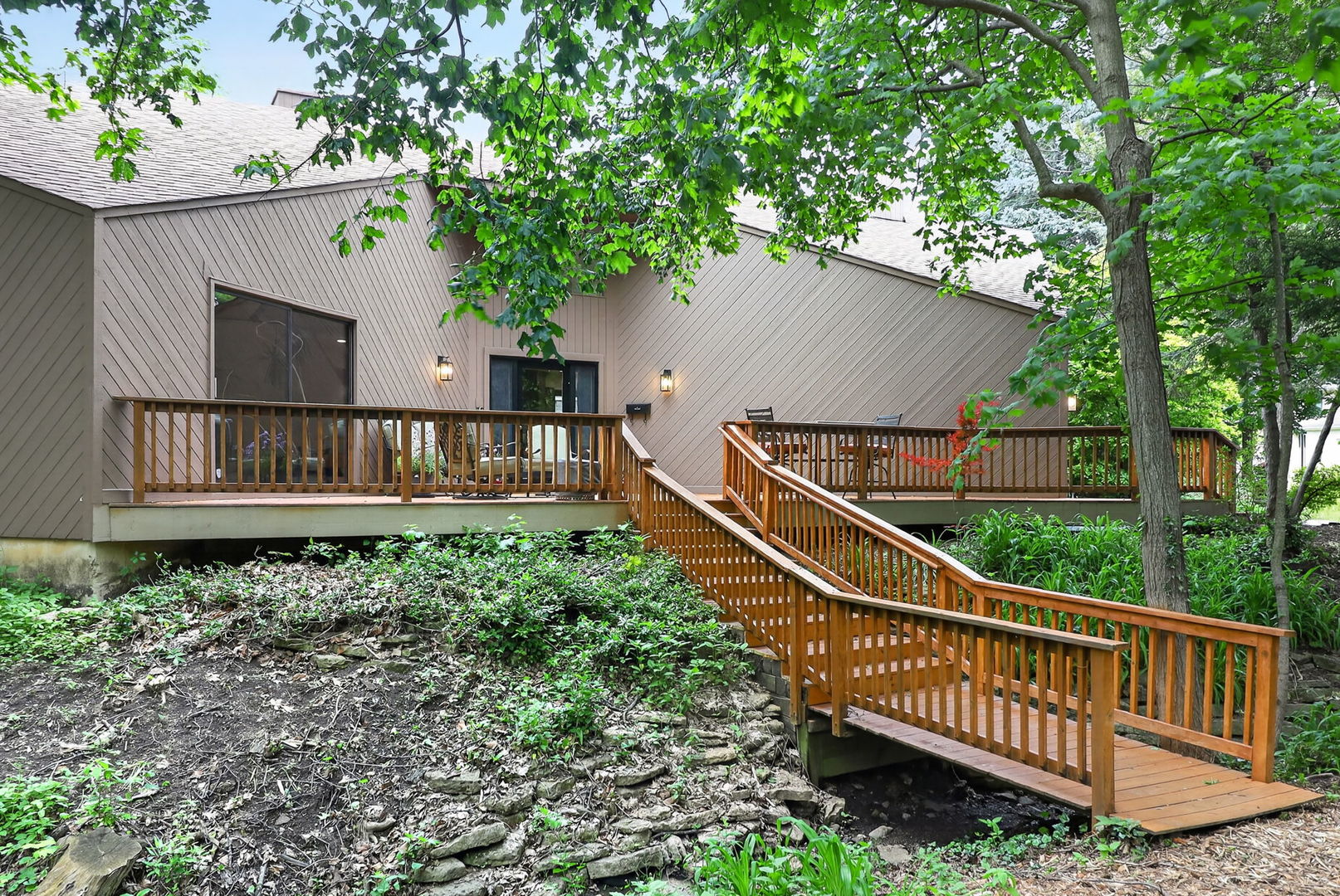 5337 Brookbank Road, Downers Grove, IL 60515