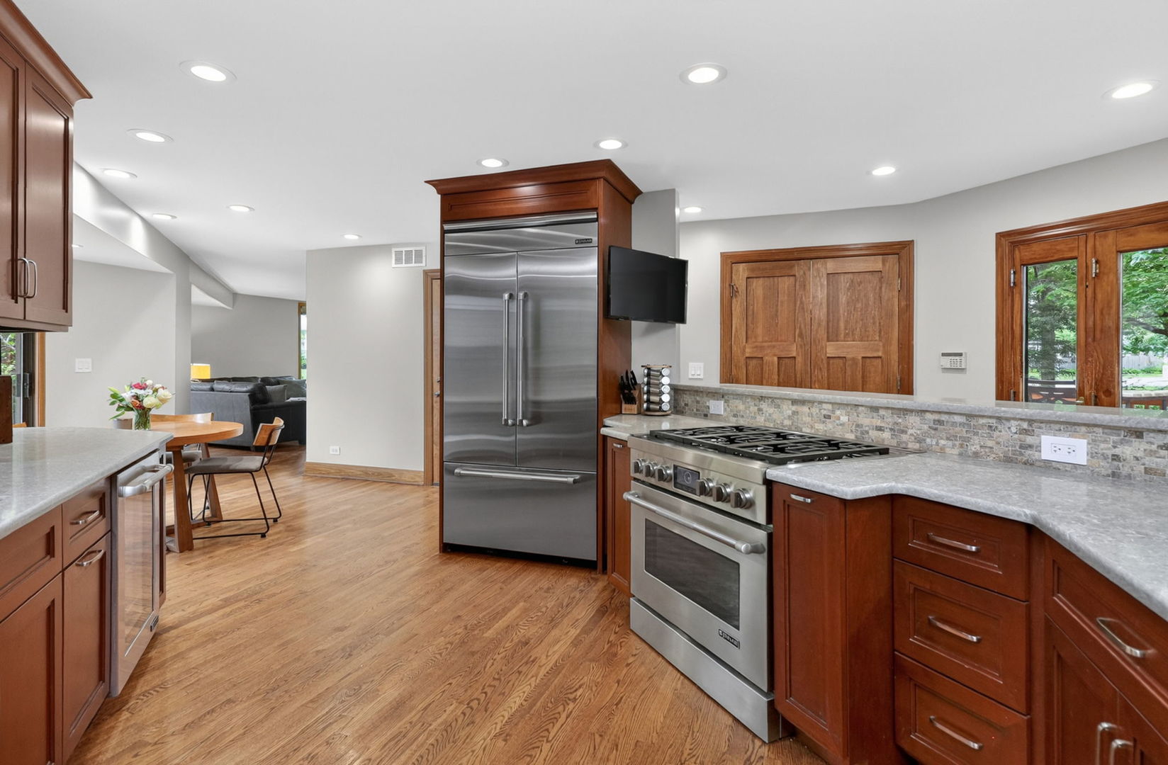5337 Brookbank Road, Downers Grove, IL 60515