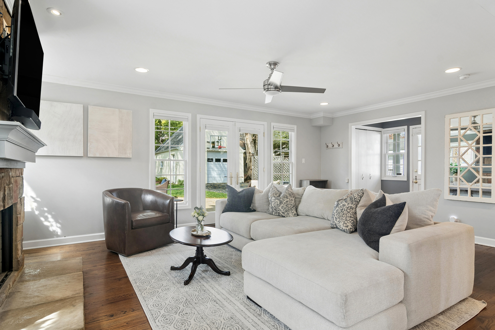 730 S Highland Avenue, Arlington Heights, IL 60005