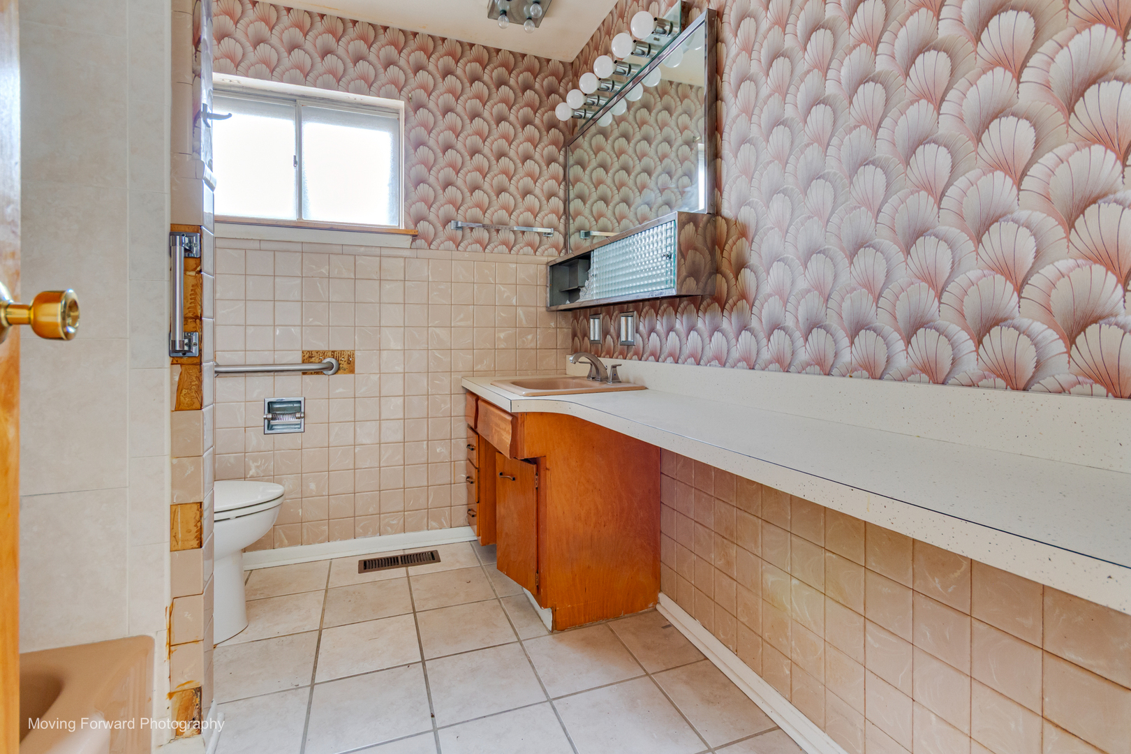 9726 S La Salle Street, Chicago, IL 60628