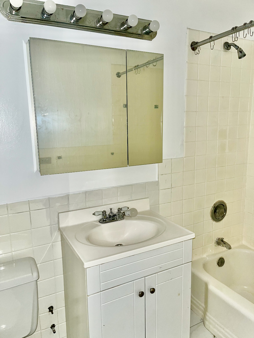 6301 N Sheridan Road #11N, Chicago, IL 60660