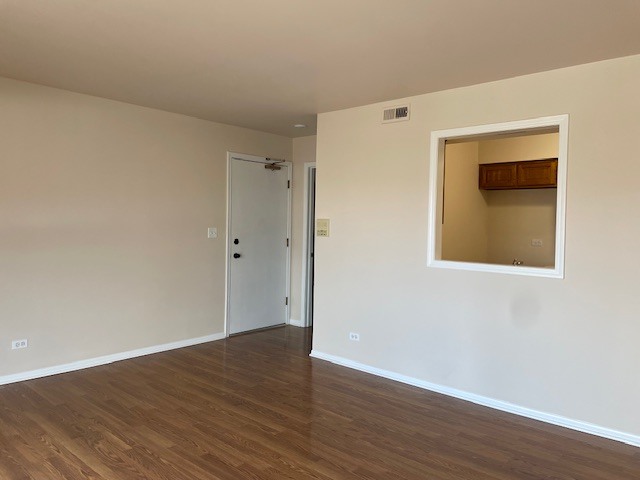 215 Uteg Street #F, Crystal Lake, IL 60014