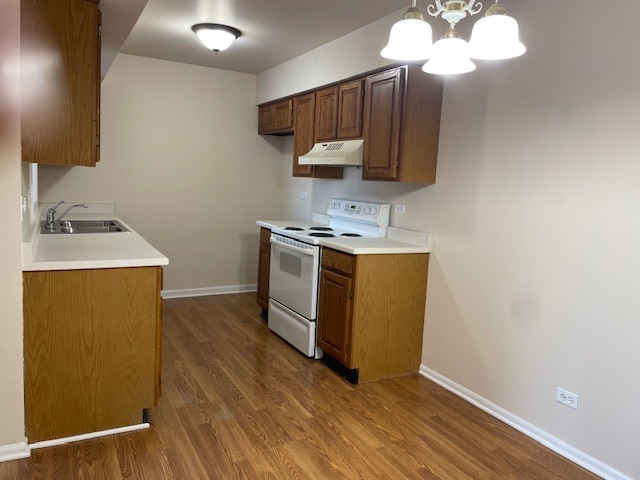 215 Uteg Street #F, Crystal Lake, IL 60014