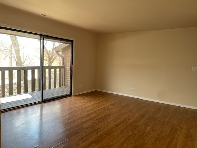 215 Uteg Street #F, Crystal Lake, IL 60014