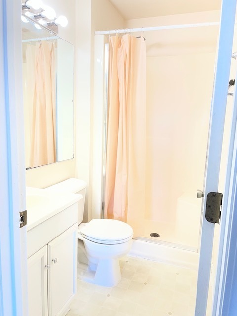 215 Uteg Street #F, Crystal Lake, IL 60014