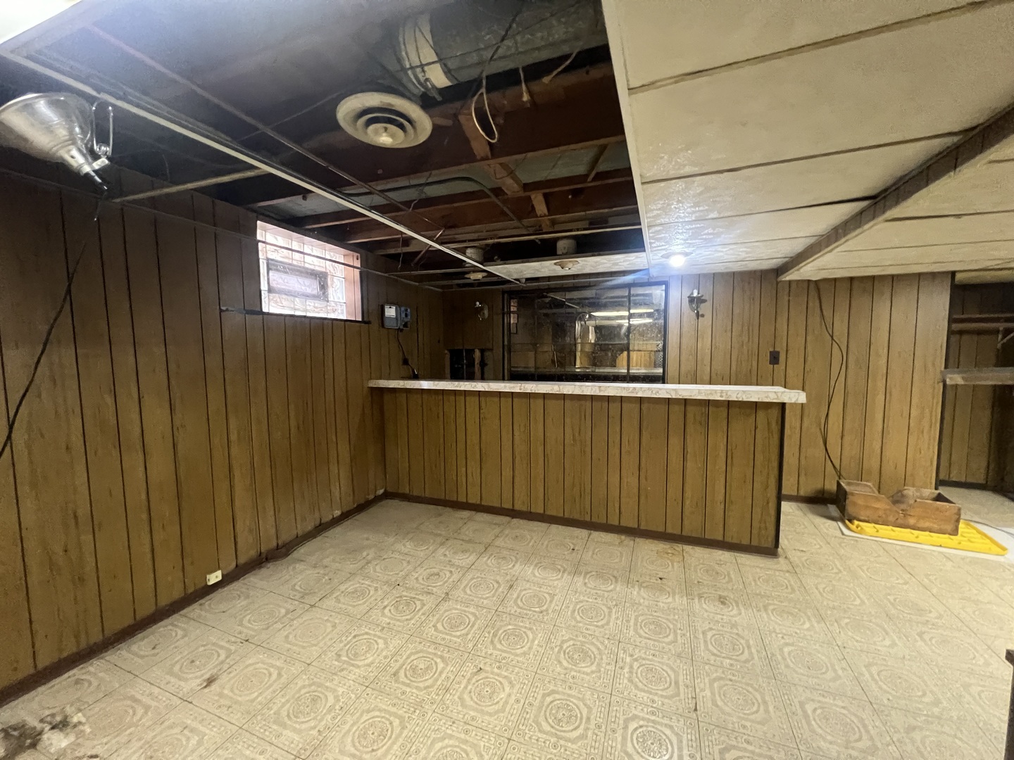 8901 S East End Avenue, Chicago, IL 60617