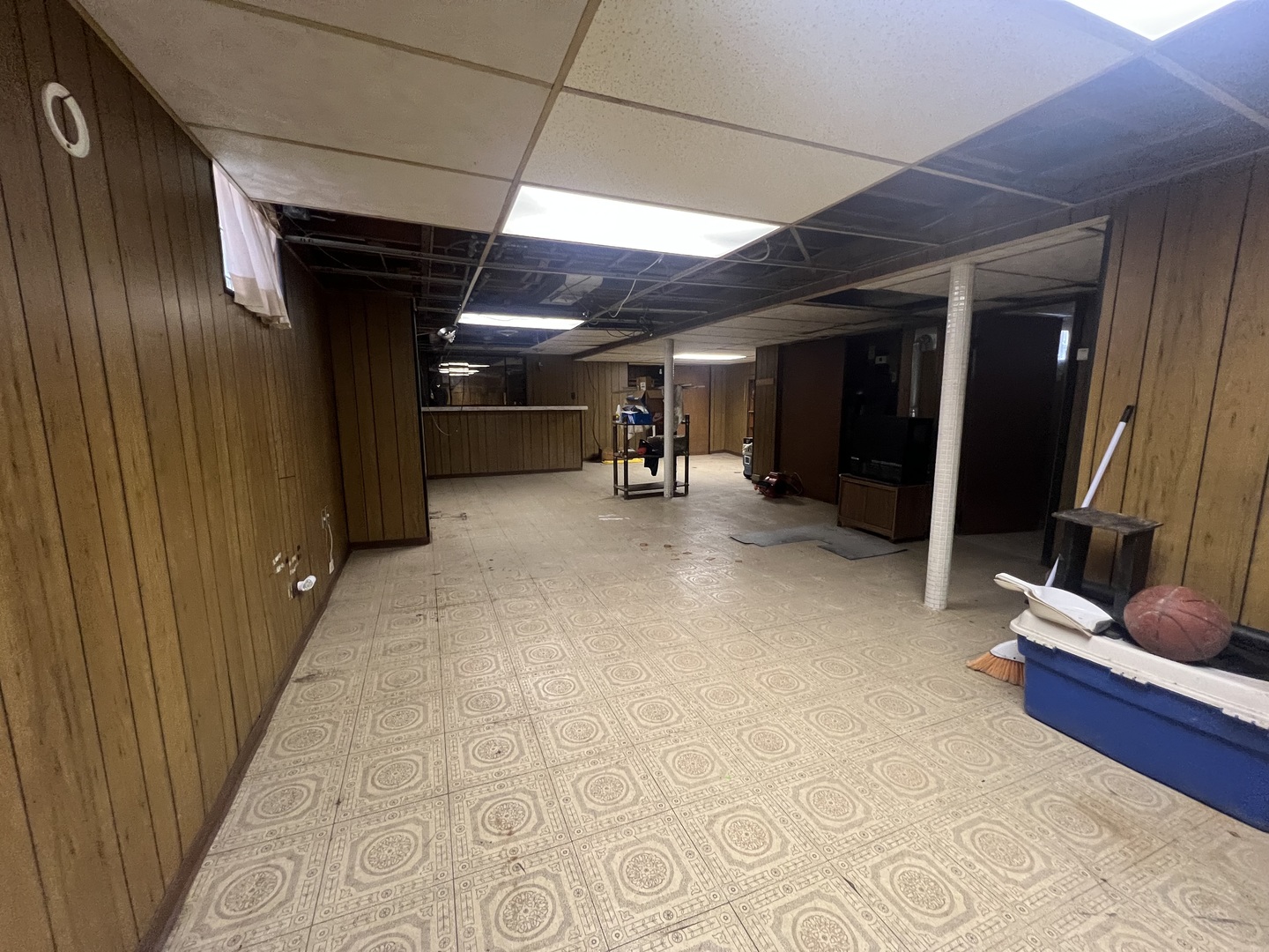 8901 S East End Avenue, Chicago, IL 60617