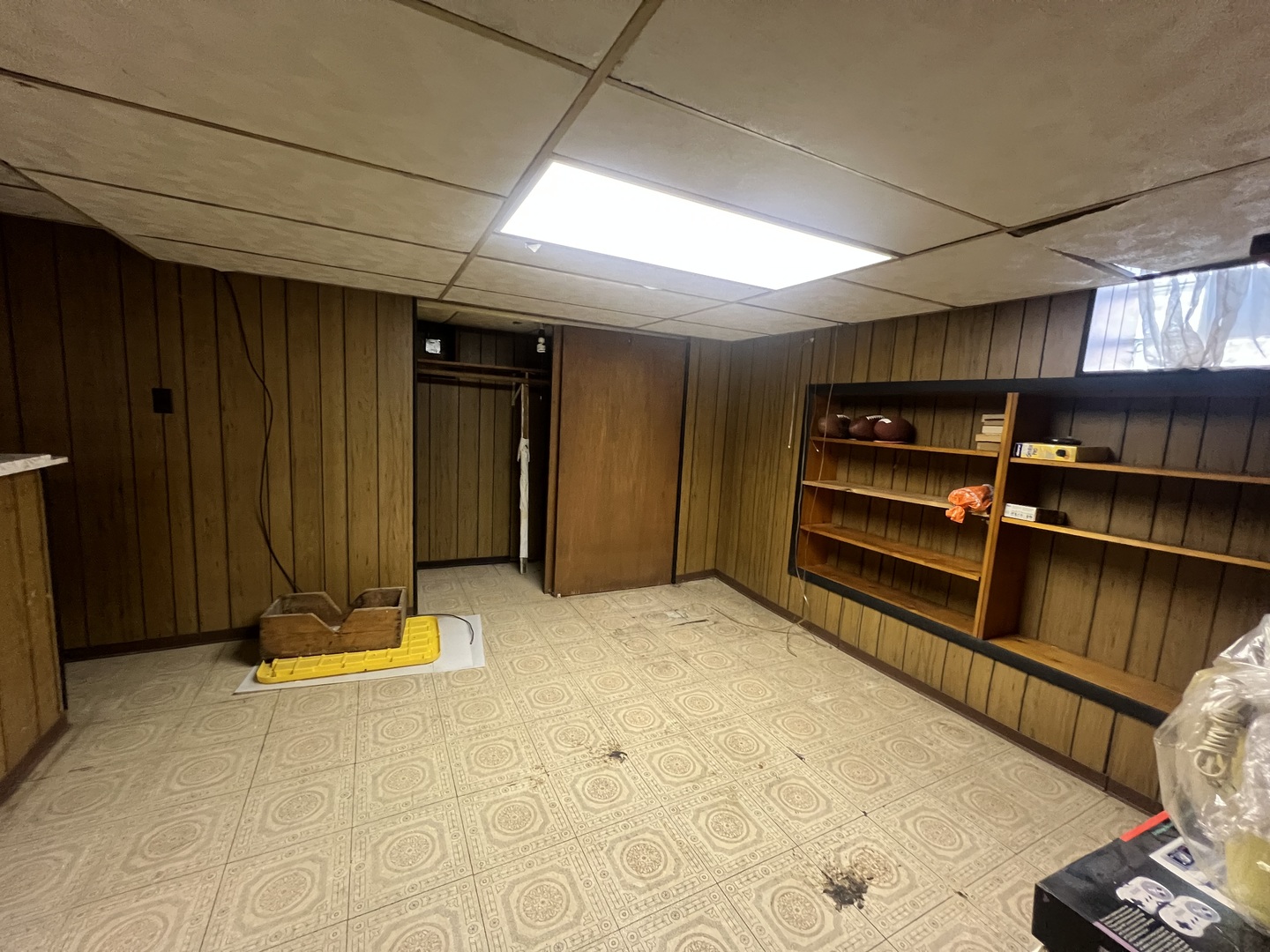 8901 S East End Avenue, Chicago, IL 60617