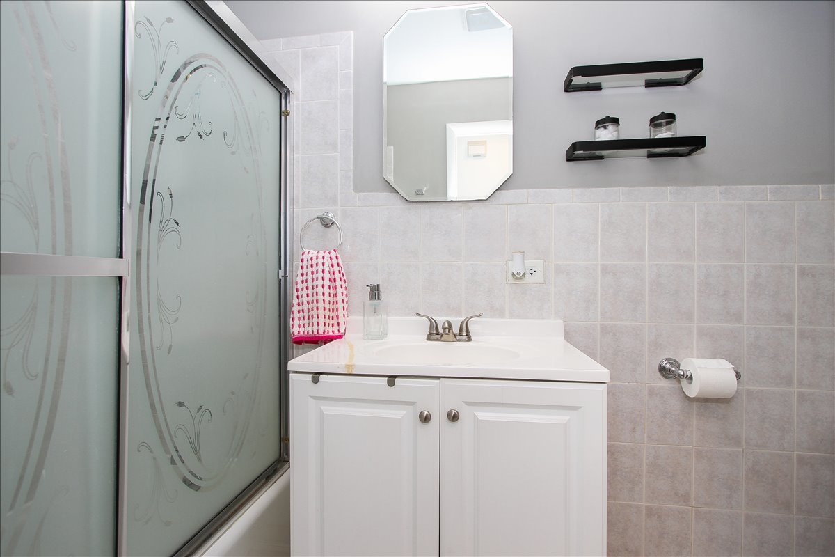 814 Oriole Drive, Streamwood, IL 60107