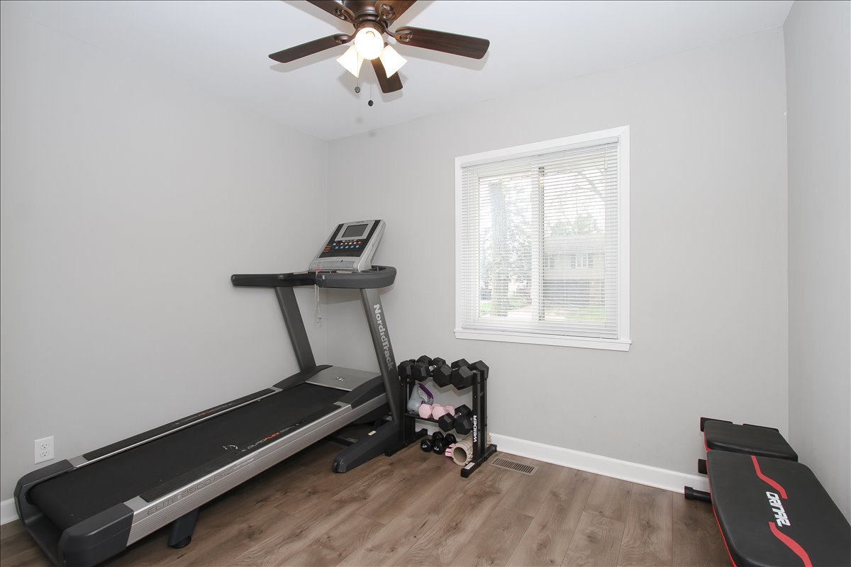 814 Oriole Drive, Streamwood, IL 60107