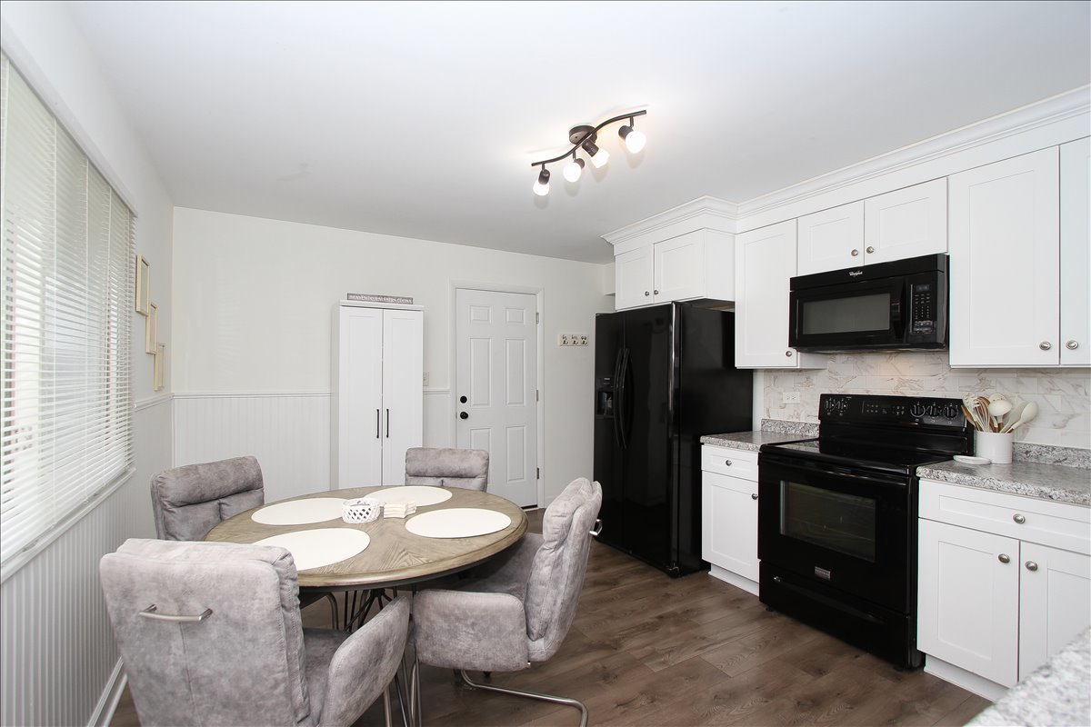 814 Oriole Drive, Streamwood, IL 60107