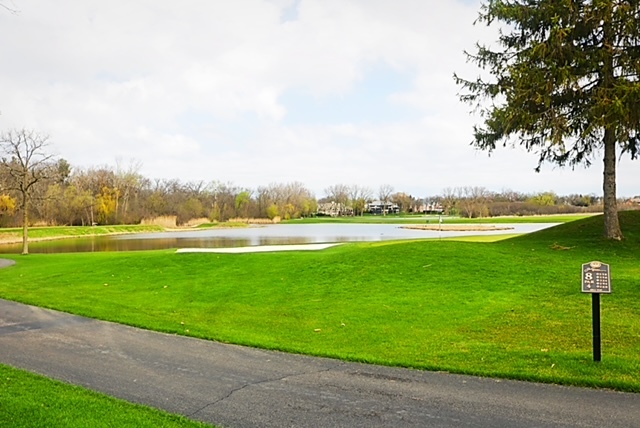 57 Hillburn Lane, North Barrington, IL 60010