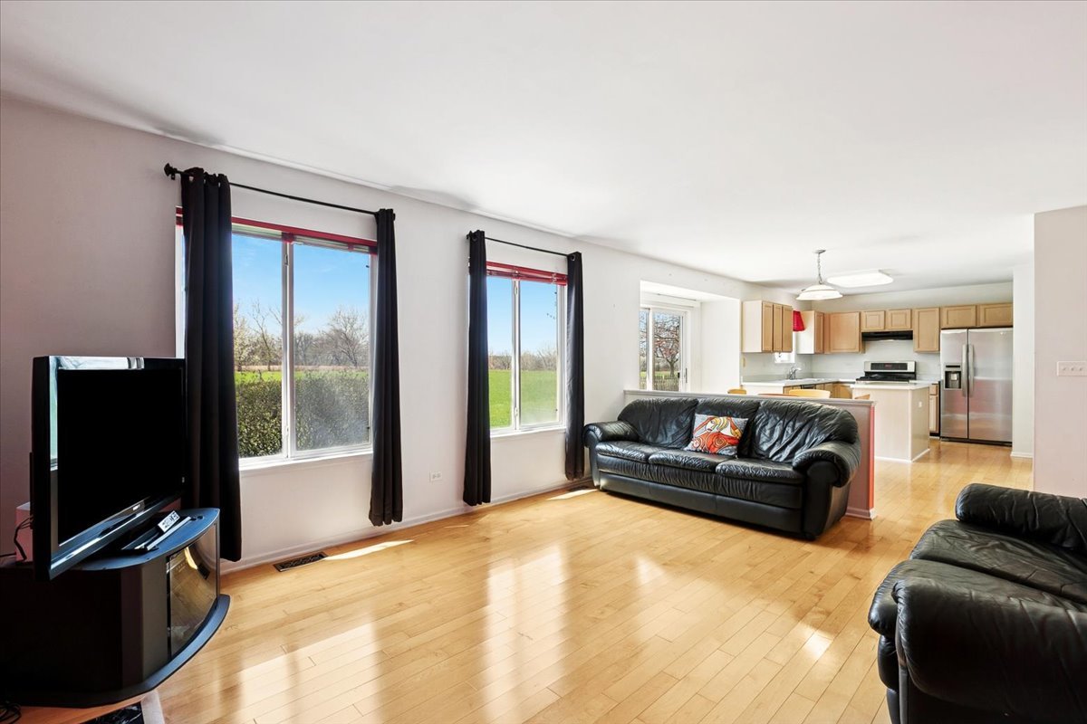 554 Charlton Court, Lake Villa, IL 60046