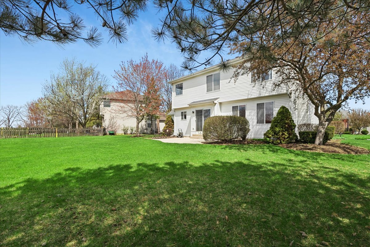 554 Charlton Court, Lake Villa, IL 60046