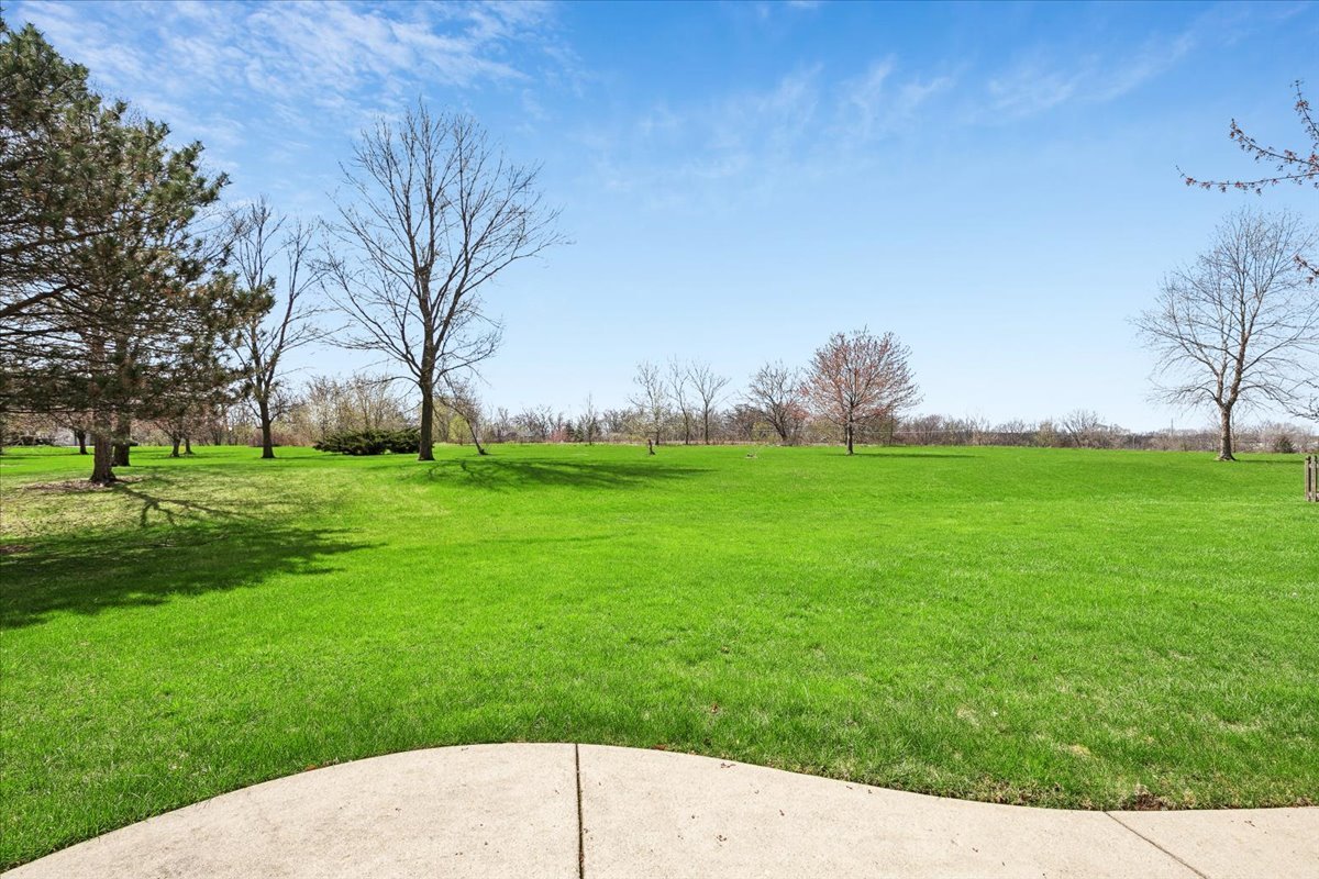 554 Charlton Court, Lake Villa, IL 60046