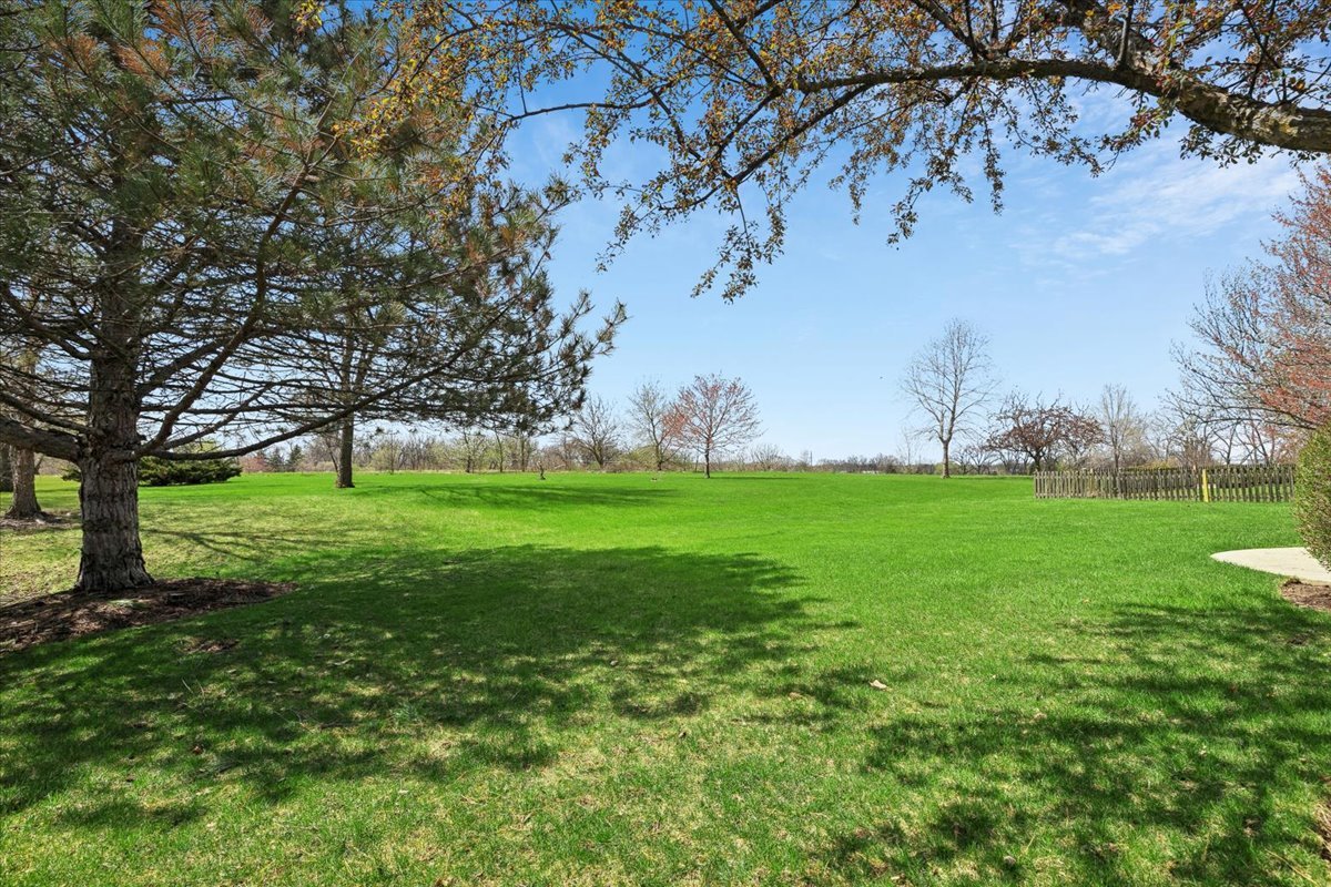 554 Charlton Court, Lake Villa, IL 60046