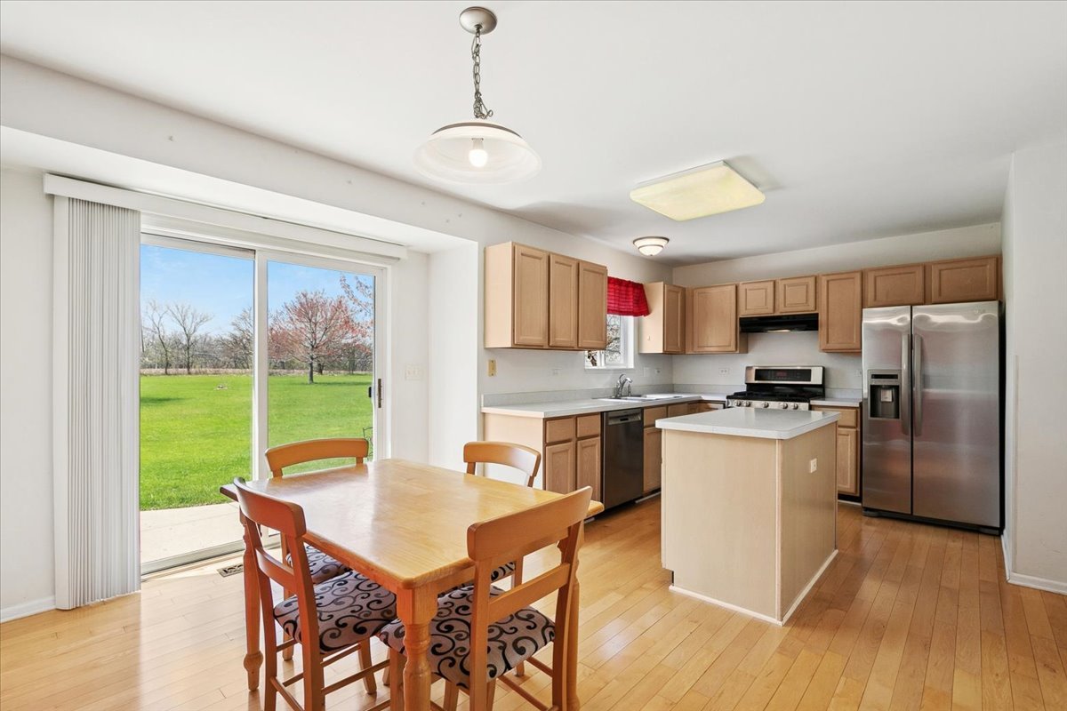 554 Charlton Court, Lake Villa, IL 60046