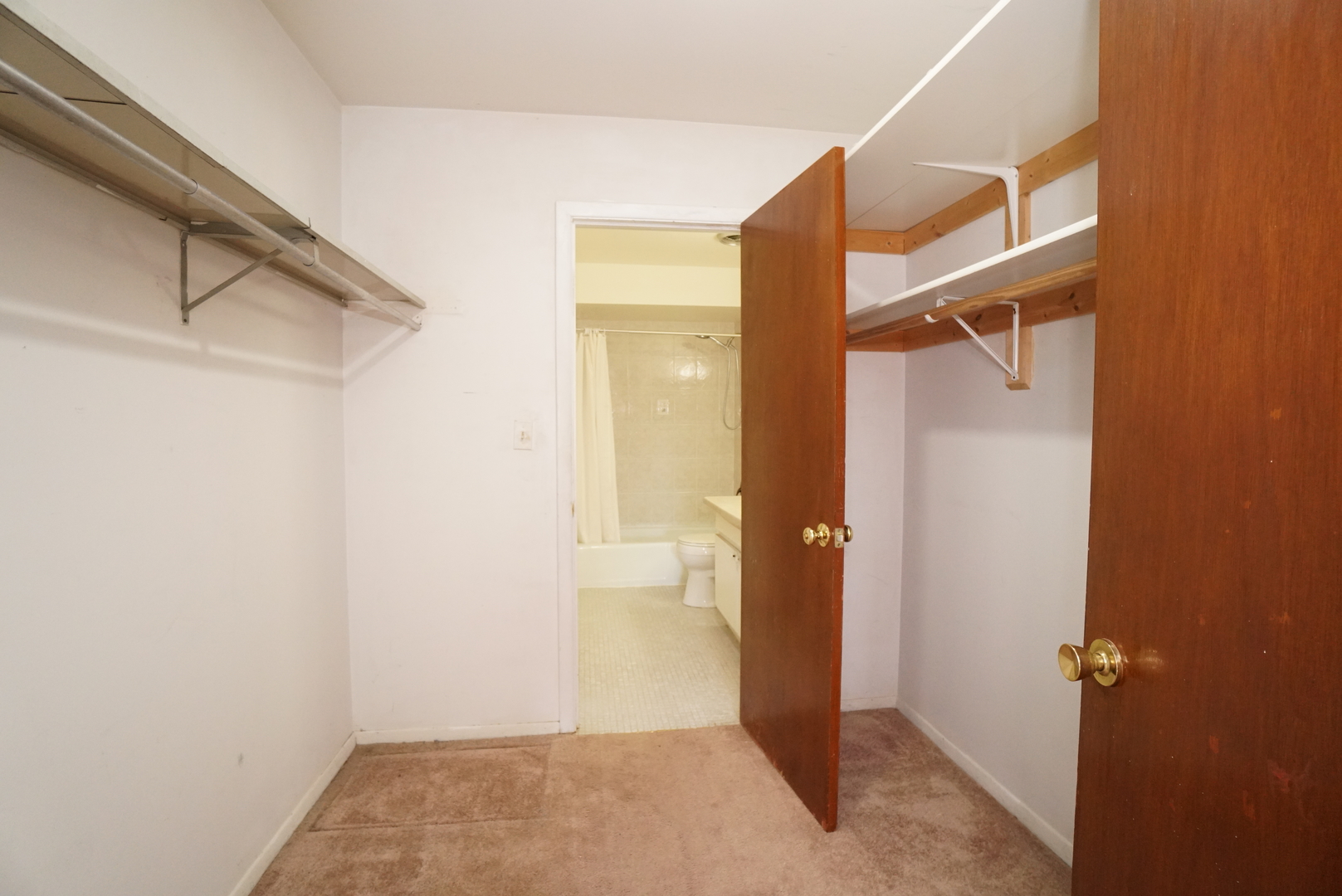 834 E Old Willow Road #209, Prospect Heights, IL 60070