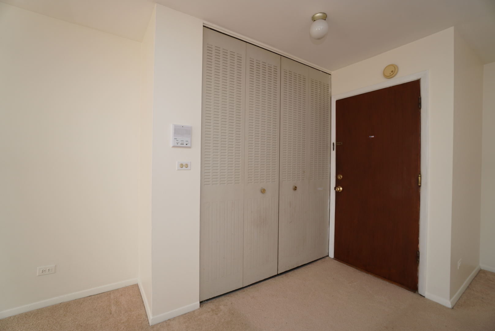 834 E Old Willow Road #209, Prospect Heights, IL 60070