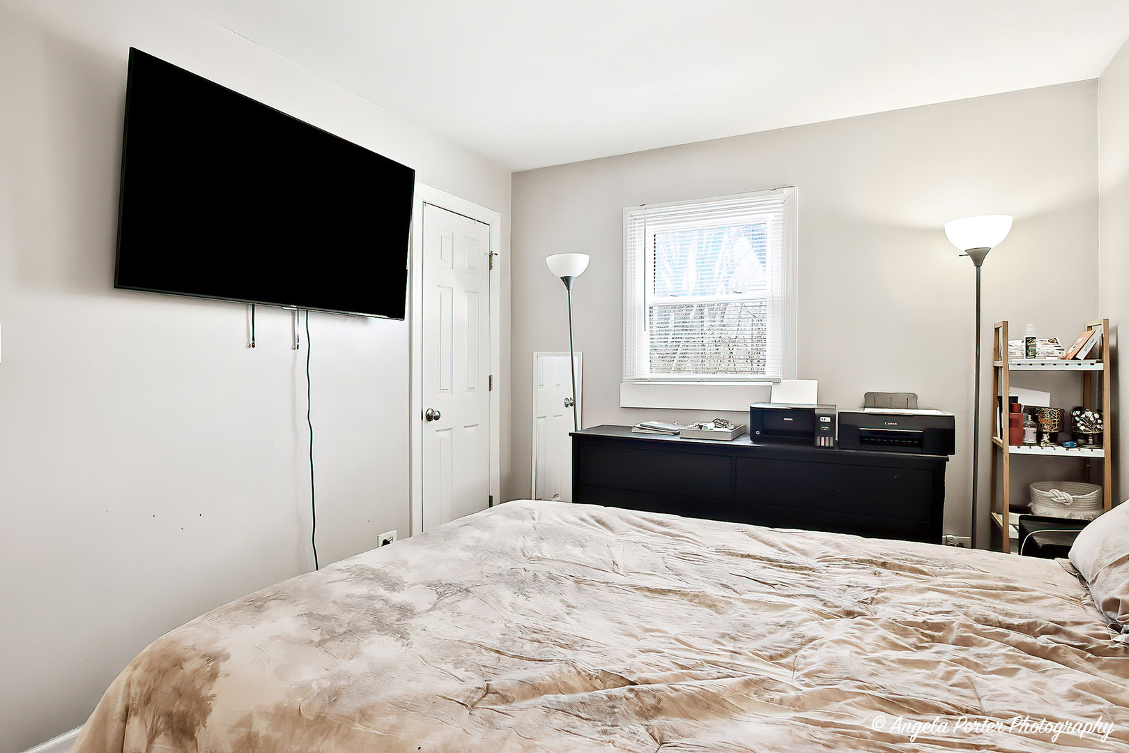 2609 N Pine Street, Waukegan, IL 60087