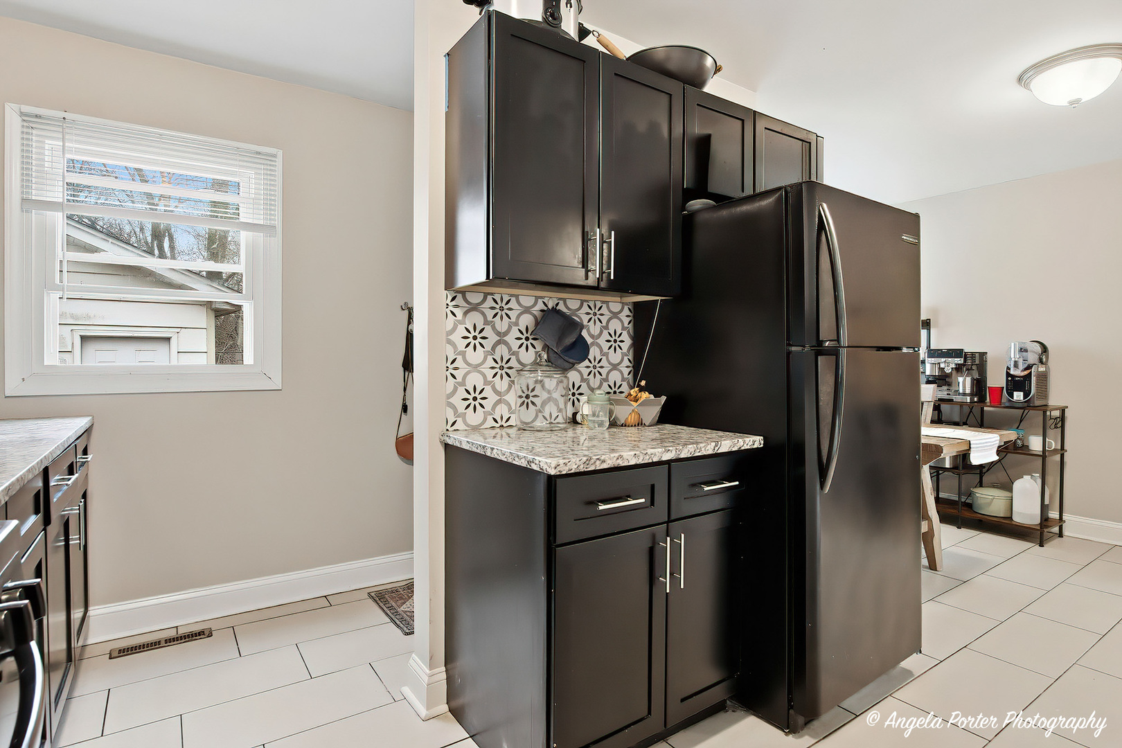 2609 N Pine Street, Waukegan, IL 60087