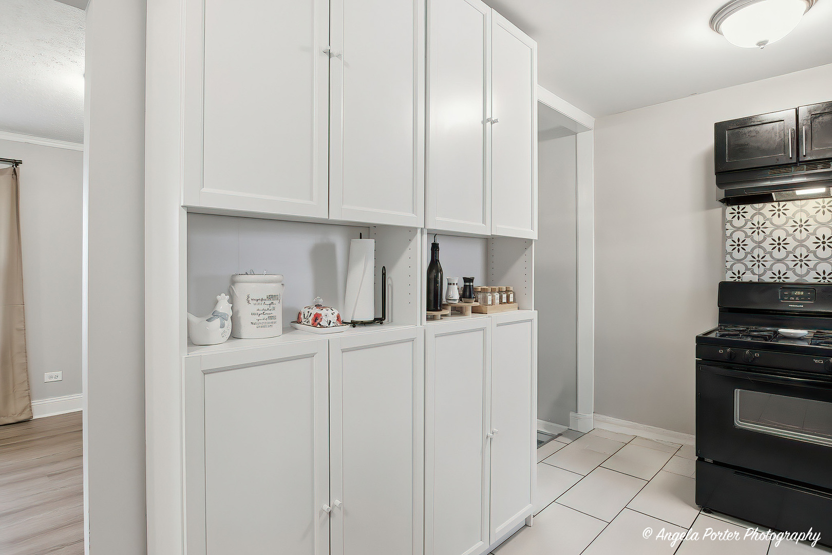 2609 N Pine Street, Waukegan, IL 60087