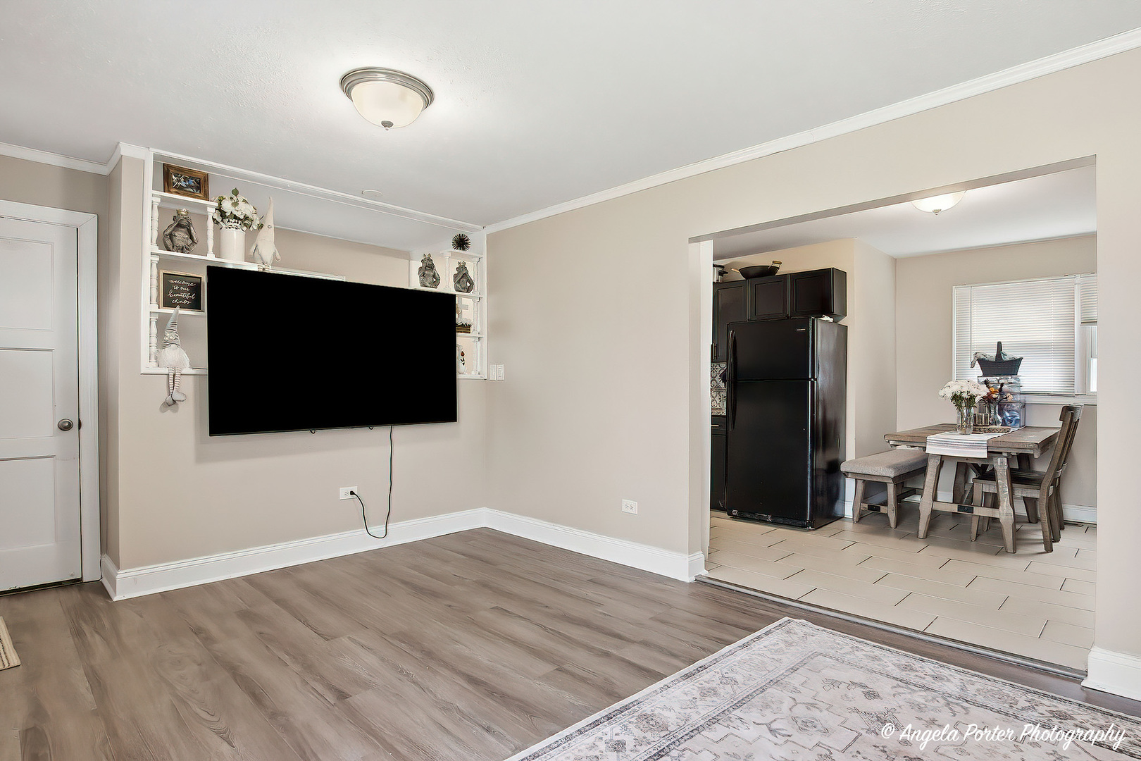 2609 N Pine Street, Waukegan, IL 60087