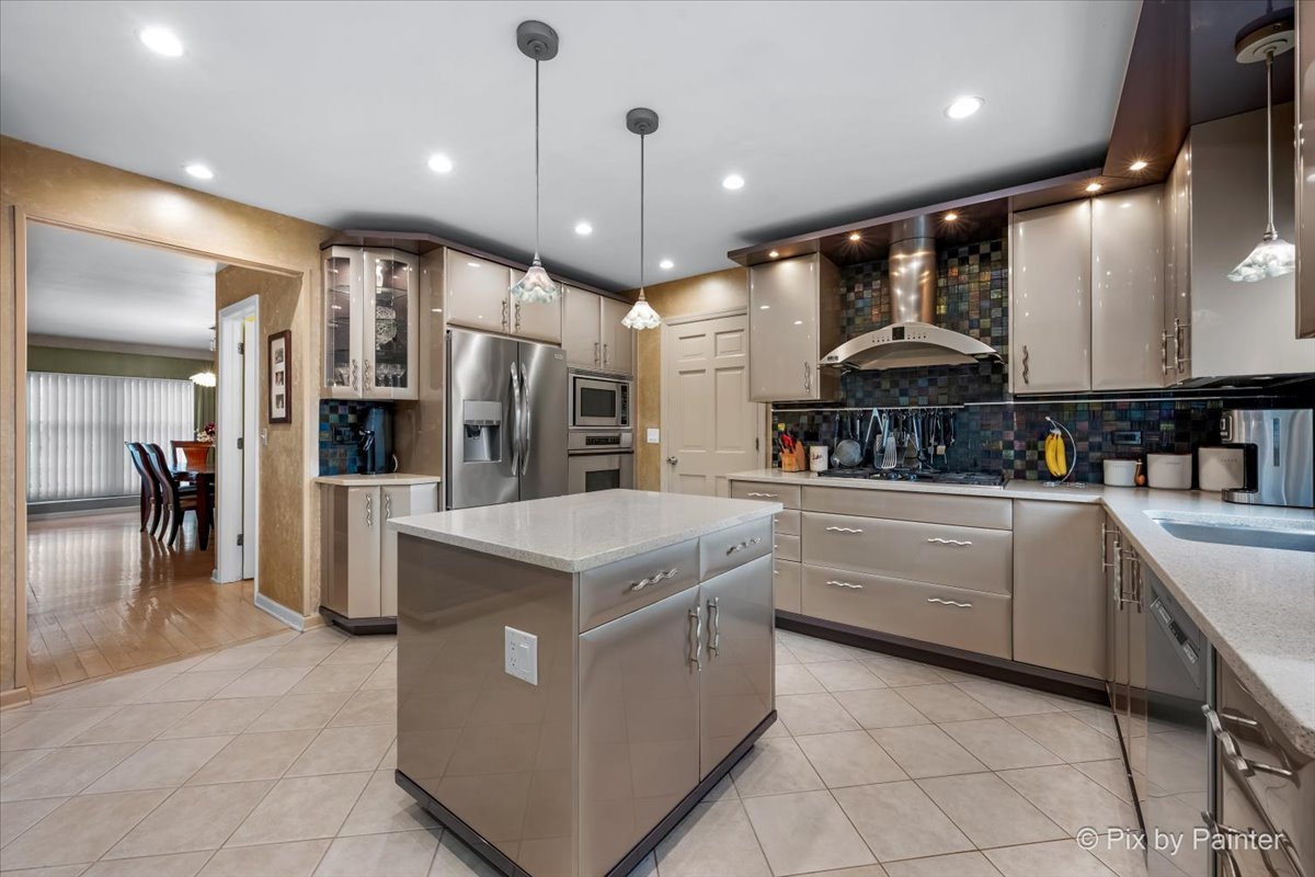 546 W Revere Lane, Palatine, IL 60067