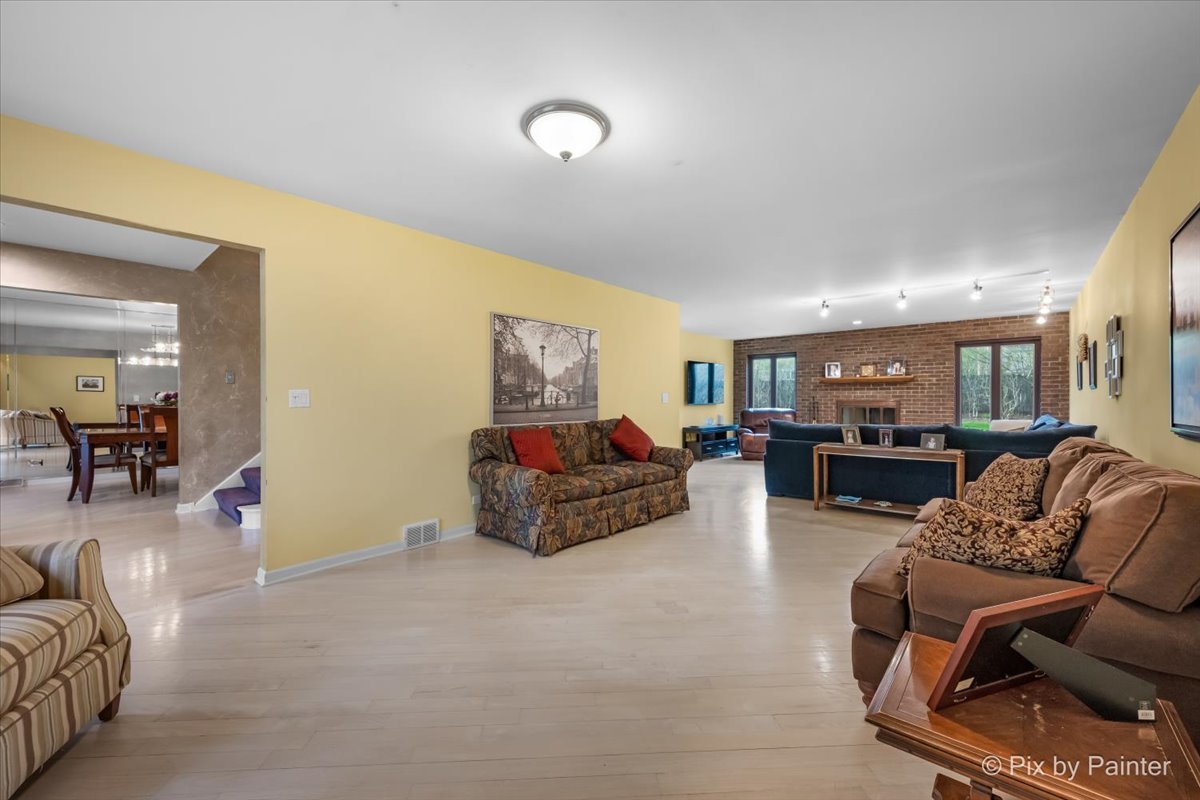 546 W Revere Lane, Palatine, IL 60067