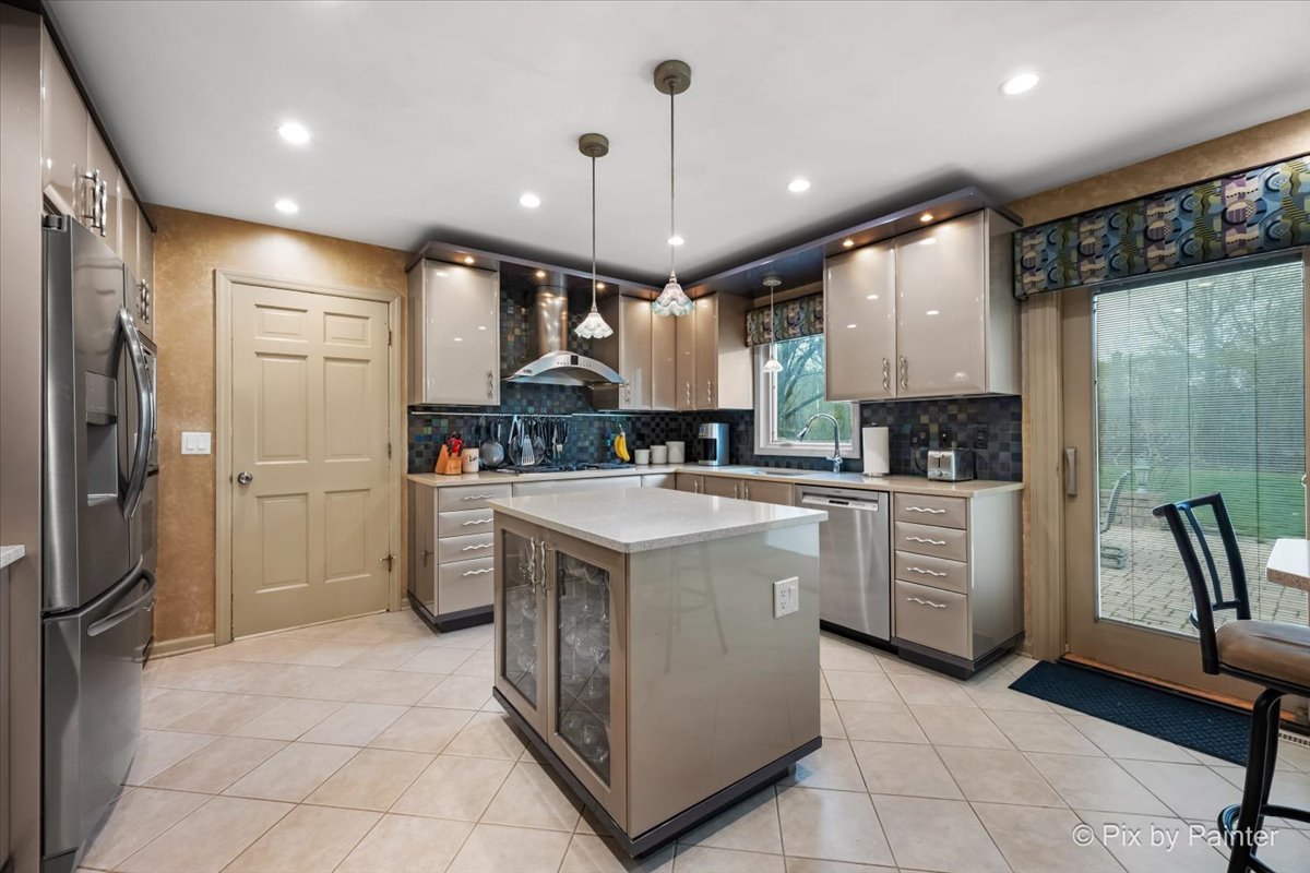 546 W Revere Lane, Palatine, IL 60067